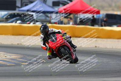 media/Apr-10-2022-SoCal Trackdays (Sun) [[f104b12566]]/Turn 2 (1135am)/